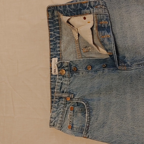 Zara High Waisted Button Fly Jean's - Picture 4 of 11